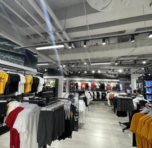 深圳阿迪达斯奥特莱斯店,购物新体验!